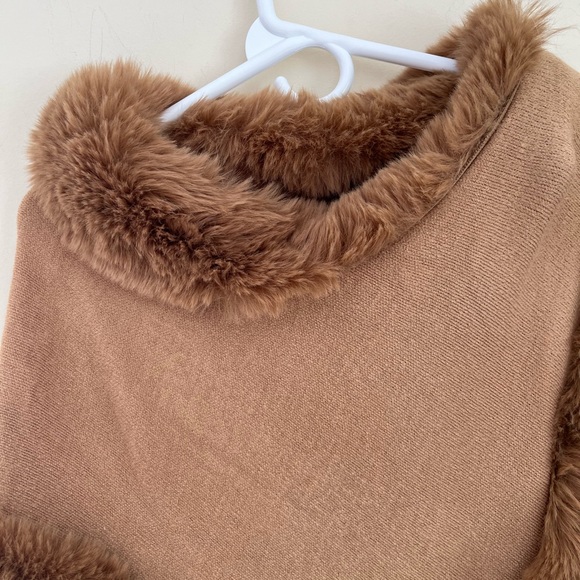 FAUX FUR Trim Brown Luxurious Poncho Shawl Cape NWOT - Picture 5 of 8